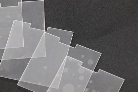 防爆保护膜之曲面异形切割 - 采用超快雷射进行保护膜之曲面切割成型